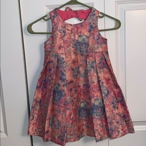🌸 Girls shimmery flower dress!